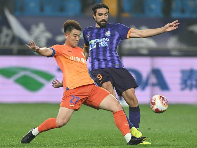 半岛体育官方网站-津鲁矛盾对决双双不服 孔帕尼奥：天津队并不平庸！